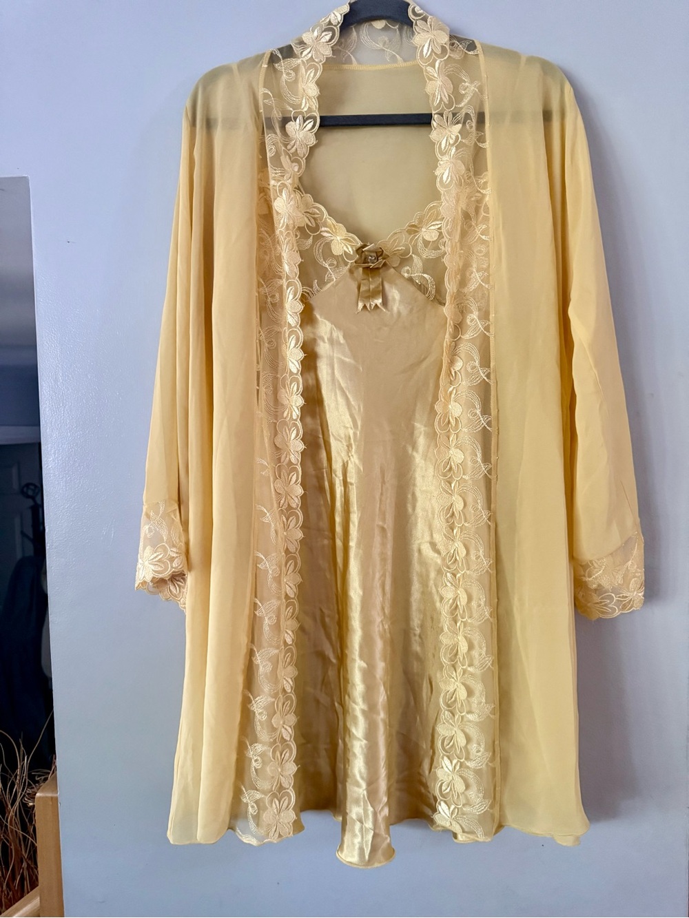 VTG New Evan Gold 2-Piece Peignoir Set Satin Slip Dress & Sheer Lace Trim Robe